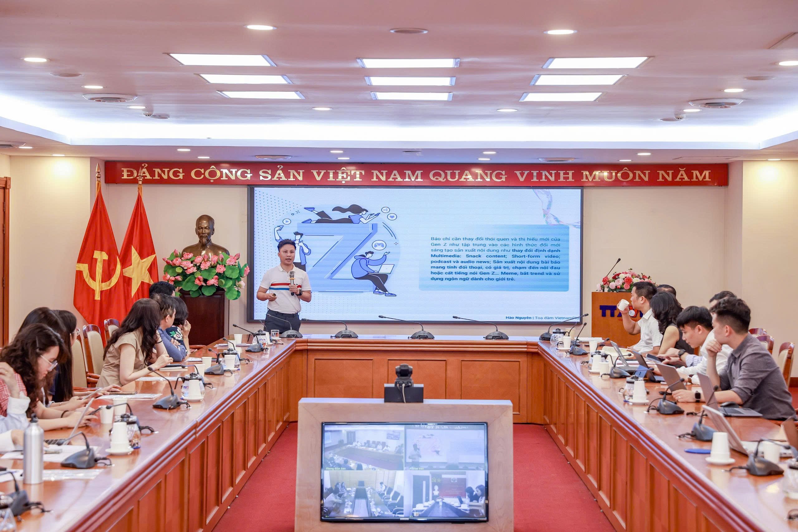 Toàn cảnh buổi tọa đàm ngày 17/6.