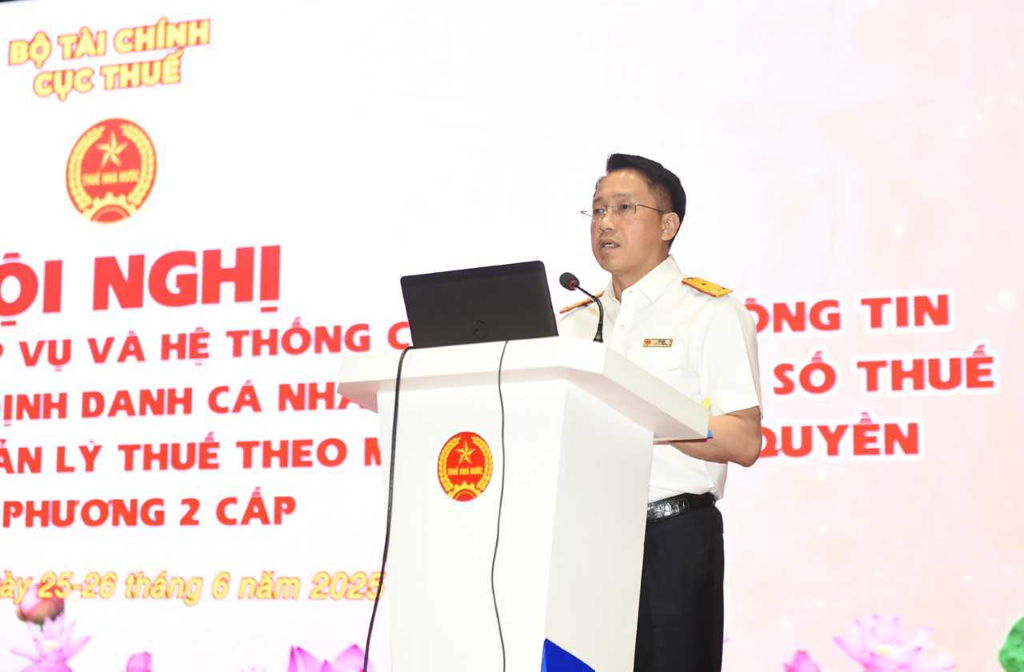 Ông Mai Sơn, Phó Cục trưởng Cục Thuế phát biểu khai mạc Hội nghị