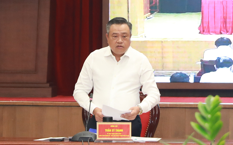 Chủ tịch UBND thành phố Hà Nội Trần Sỹ Thanh tham luận tại Hội nghị